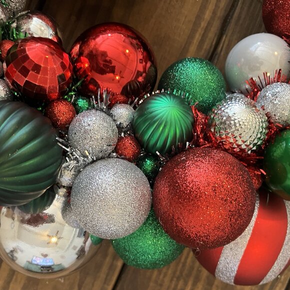 Handmade Red & Green Shatterproof Ball Wreath  2 Large Glittered Light Bulbs - Picture 14 of 16